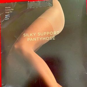 Women’s silky support pantyhose